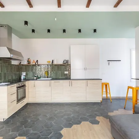 Apartment Sb2 - Moderno 2 Dormitorios, 4º Sin Ascensor, Muy Centrico *