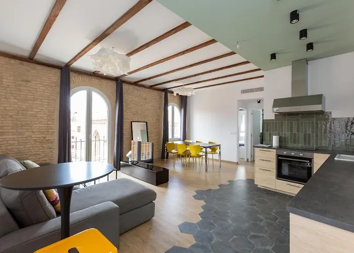 Sb2 - Moderno 2 Dormitorios, 4º Sin Ascensor, Muy Centrico * Zaragoza