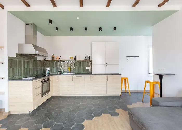 Apartment Sb2 - Moderno 2 Dormitorios, 4º Sin Ascensor, Muy Centrico *